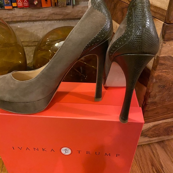 Ivanka Trump 5” heels with 1” platform - Picture 2 of 4